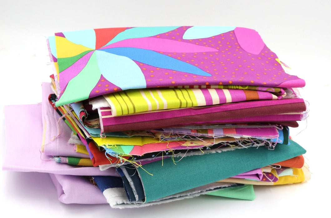 Anna Maria Love AM Scrap Bag 17 - Modern Fabric Shoppe