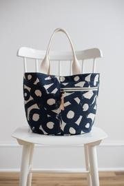 Noodlehead Crescent Tote Sewing Pattern- Petite Tote with Flat Bottom