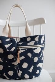 Noodlehead Crescent Tote Sewing Pattern- Petite Tote with Flat Bottom